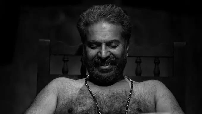 GGX_ImLWMAAFSe5 Bramayugam Film Review: क्या आप जानते हैं?  अप्रतिबंधित शक्ति की बुराइयों पर आधारित "ममूटी" का प्रदर्शन इस मध्यम फिल्म को कितना ऊपर उठाता है